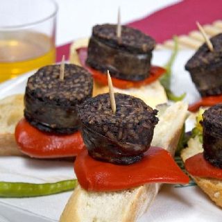 BADAJOZ 288e481619917496f43d569e937e695a--tapas-spain-delicatessen